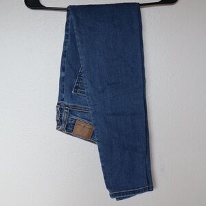 AE High Rise Jeggings
————————————